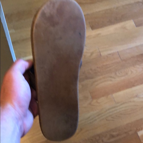 Vineyard vines sandals - Picture 2 of 3